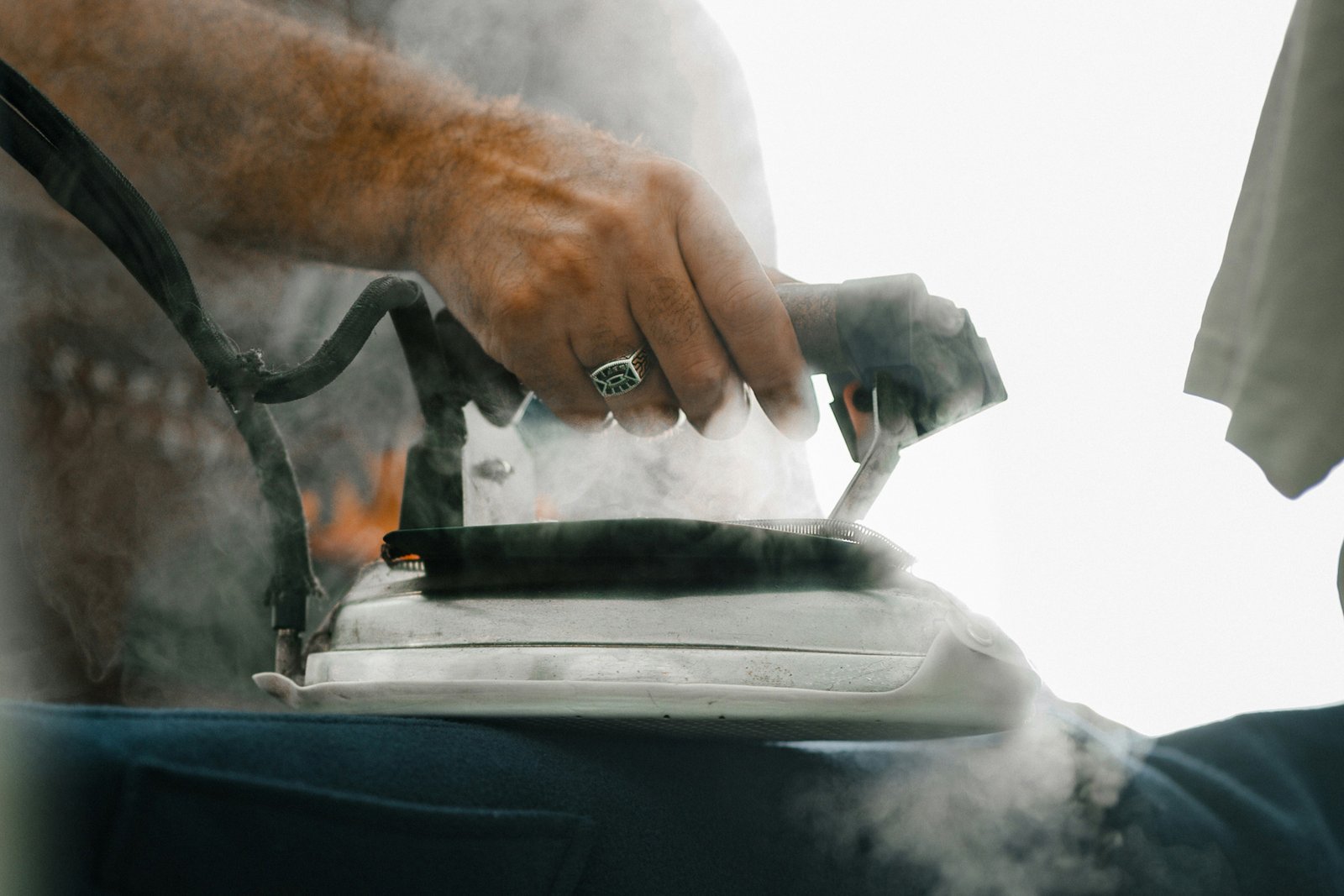 Dampfbügeleisen im Haushalt